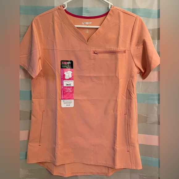 COPY - Scrub top - Picture 1 of 2